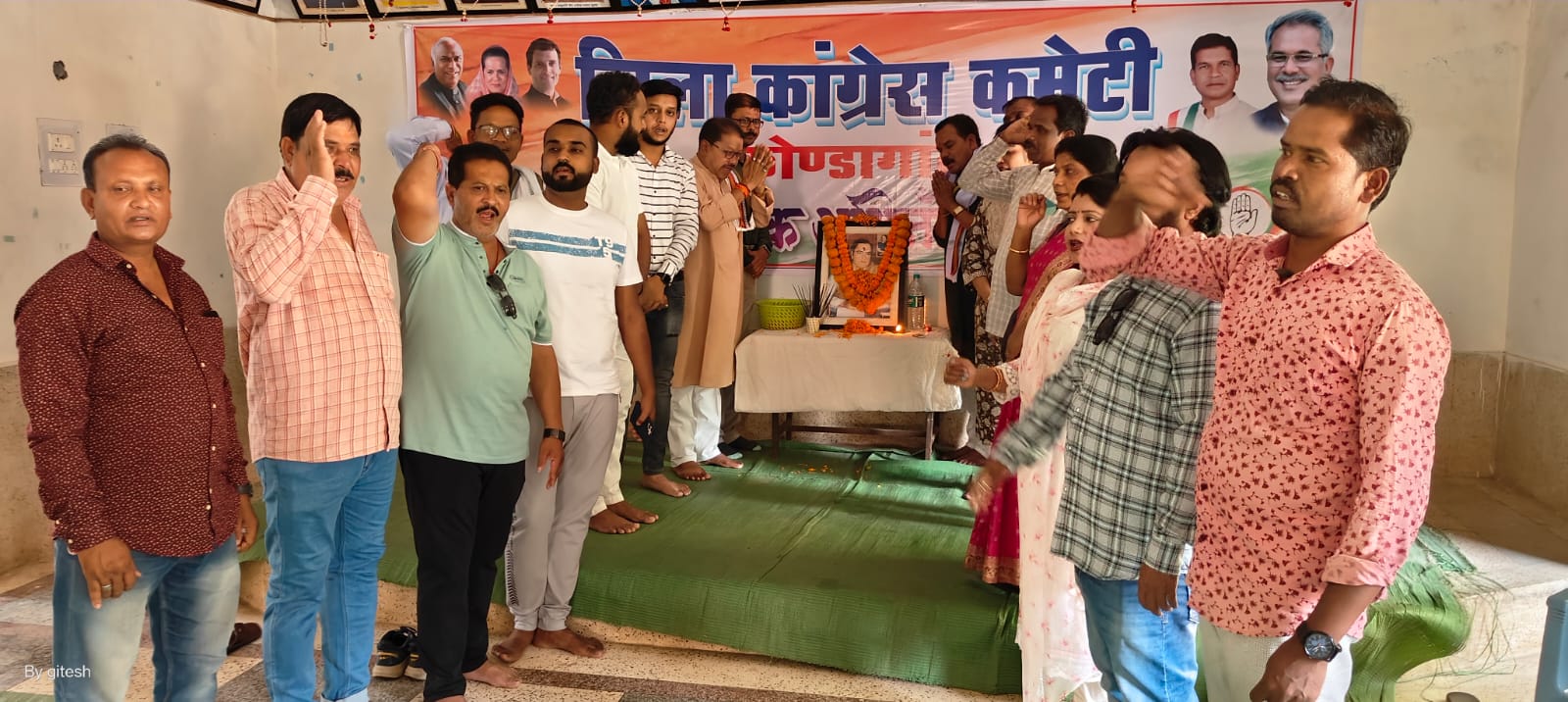 कोण्डागांव कांग्रेस कमेटी ने पूर्व प्रधानमंत्री भारत रत्न स्व. राजीव गांधी की पुण्यतिथि पर किया याद