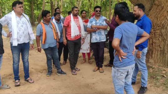 चलबो गोठान खोलबो पोल , कोण्डागांव के गोठान में पहुंचकर भाजपा कार्यकर्ताओं ने खोली पोल