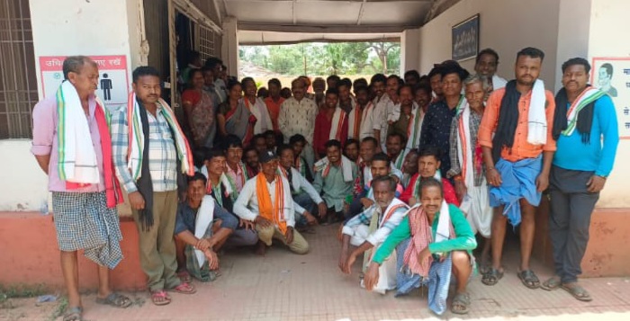 करपावंड क्षेत्र के कई भाजपाइयों ने आज बस्तर विधायक समक्ष कांग्रेस में हुए प्रवेश