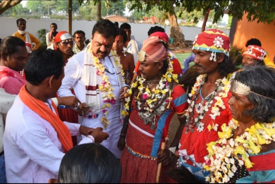 देव गुडियों माथा टेक रेखचंद जैन ने की शांति - समृद्धि की कामना