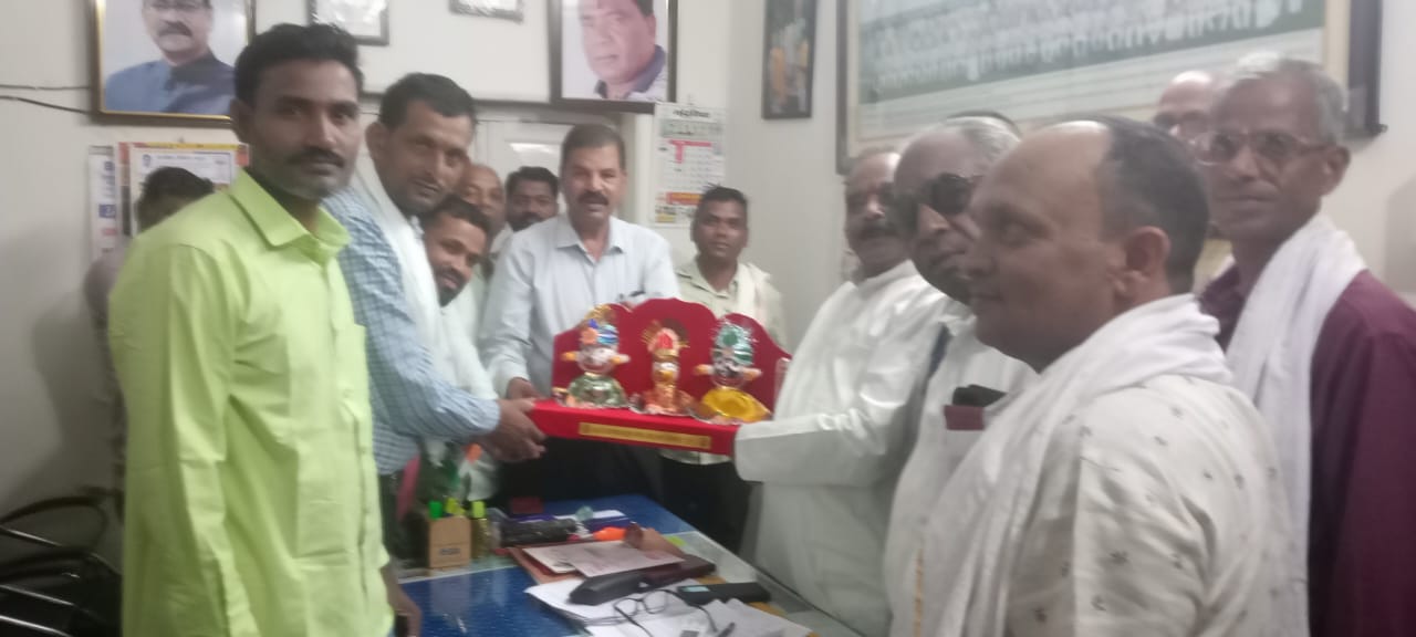आरण्यक ब्राम्हण समाज ने गोंचा पर्व पर बस्तर विधायक को दिया आमंत्रण पत्र