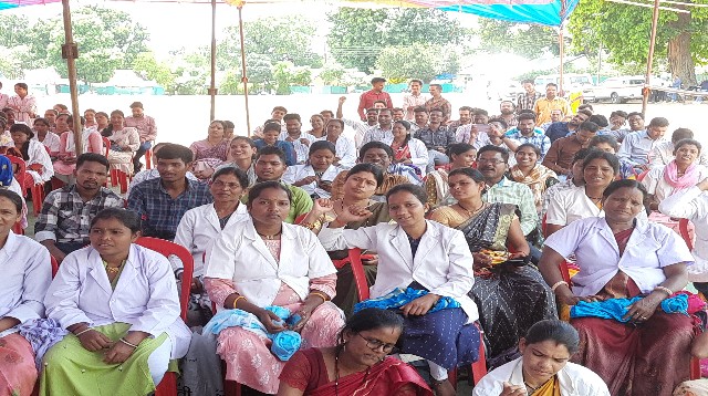 नियमितीकरण की मांग को लेकर सर्व संविदा कर्मचारी बैठे अनिश्चित कालीन हड़ताल पर