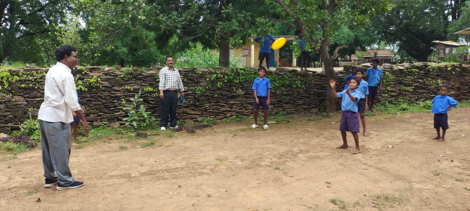 बीईओ ने किया प्राथमिक माध्यमिक  छात्रावास का निरीक्षण