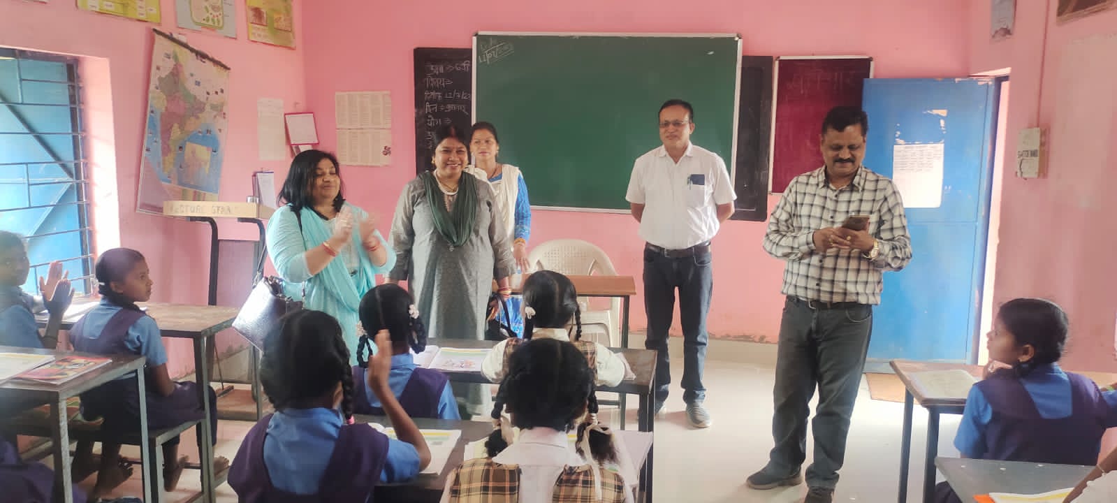 सहायक संचालक शिक्षा अधिकारी किया कस्तूरबा आश्रम का निरीक्षण
