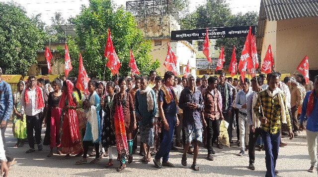 सीपीआई ने स्थानीय मुद्दों को लेकर किया धरना प्रदर्शन कर निकाली बाइक रैली