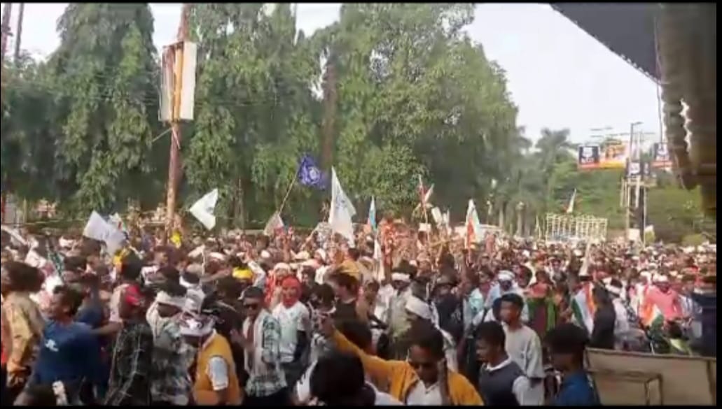 विश्व आदिवासी दिवस पर  सर्व आदिवासी समाज ने निकाली विशाल रैली