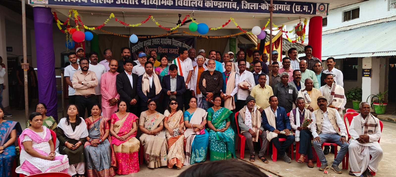 शिक्षक दिवस पर मंत्री ने स्कूली शिक्षकों एवं सेवानिवृत्त शिक्षकों को शाल श्रीफल देकर किया सम्मान