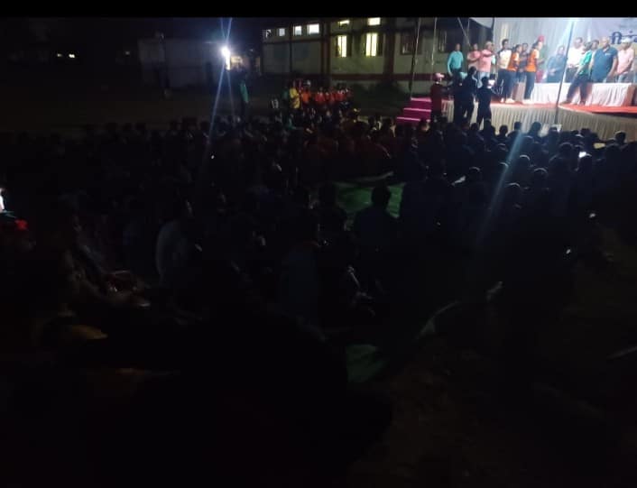 खिलाड़ियों को अंधेरे में बांट दिए मेडल