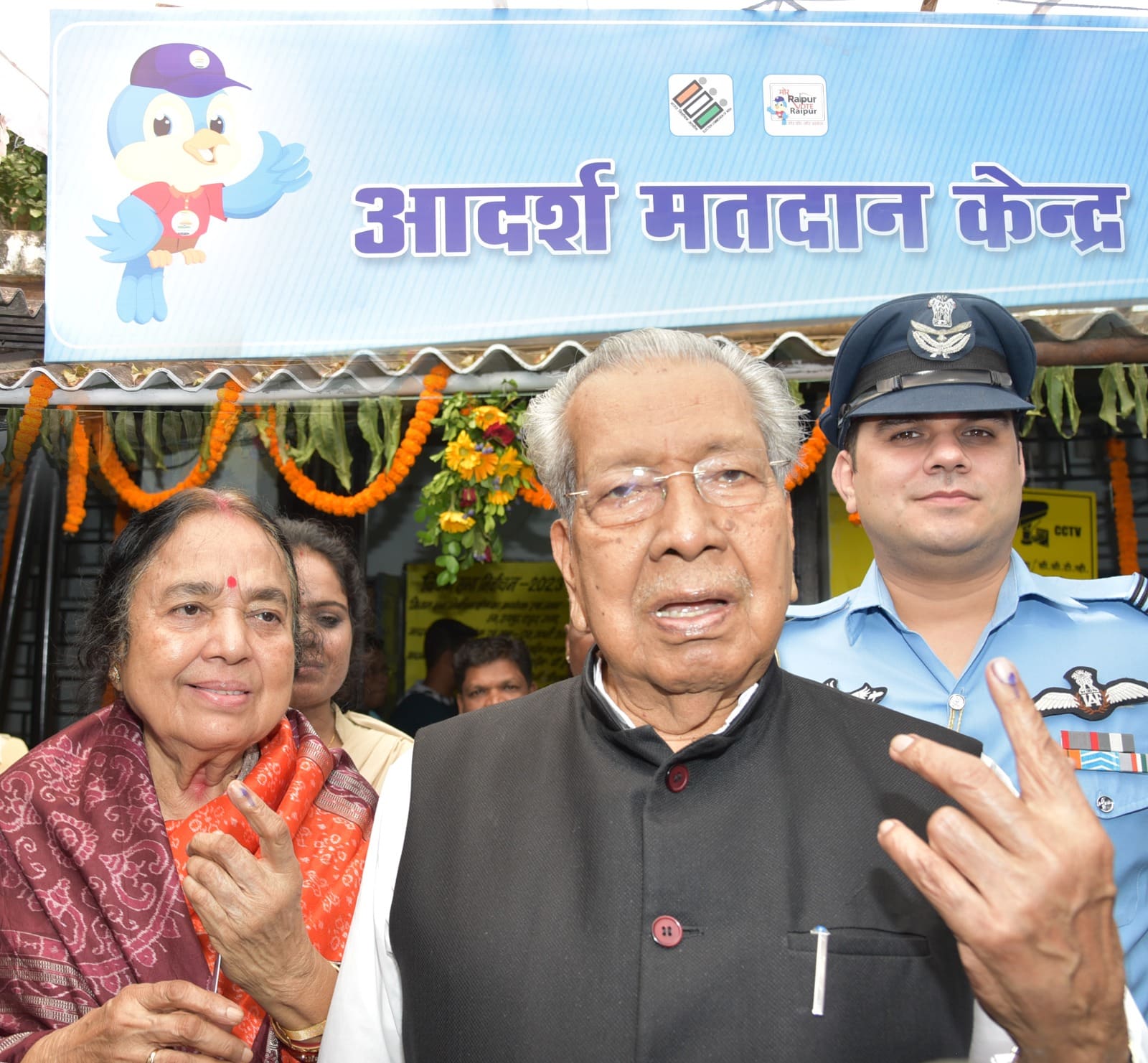 राज्यपाल श्री हरिचंदन ने किया मतदान
