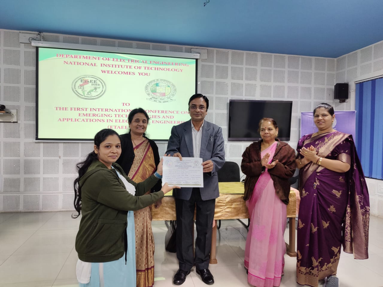 एनआईटी रायपुर में इमर्जिंग टेक्नोलॉजिस एंड एप्लिकेशन इन इलेक्ट्रिकल इंजीनियरिंग पर पहले अंतर्राष्ट्रीय सम्मेलन का हुआ समापन