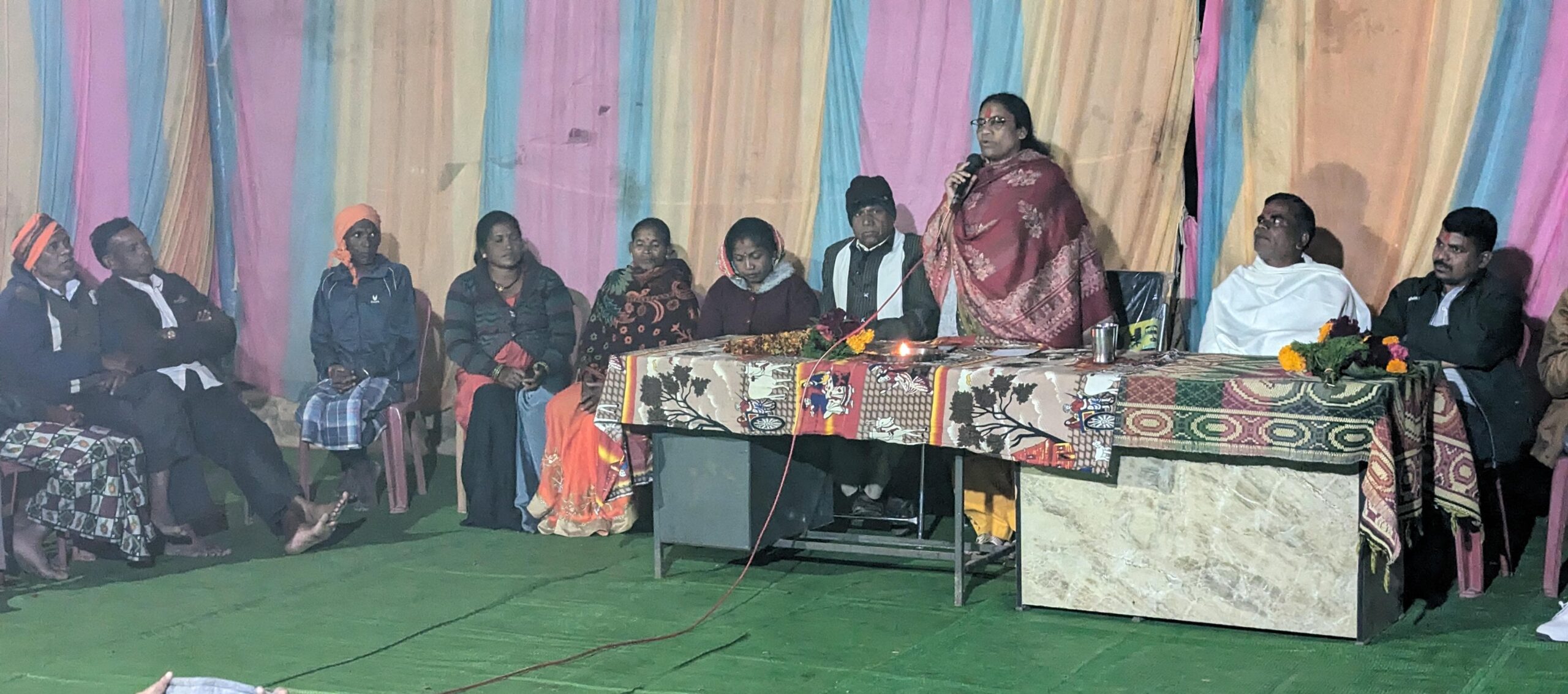 नव वर्ष मिलन समारोह में नवनिर्वाचित विधायक लता उसेंडी का ग्रामीणों ने किया सम्मानित