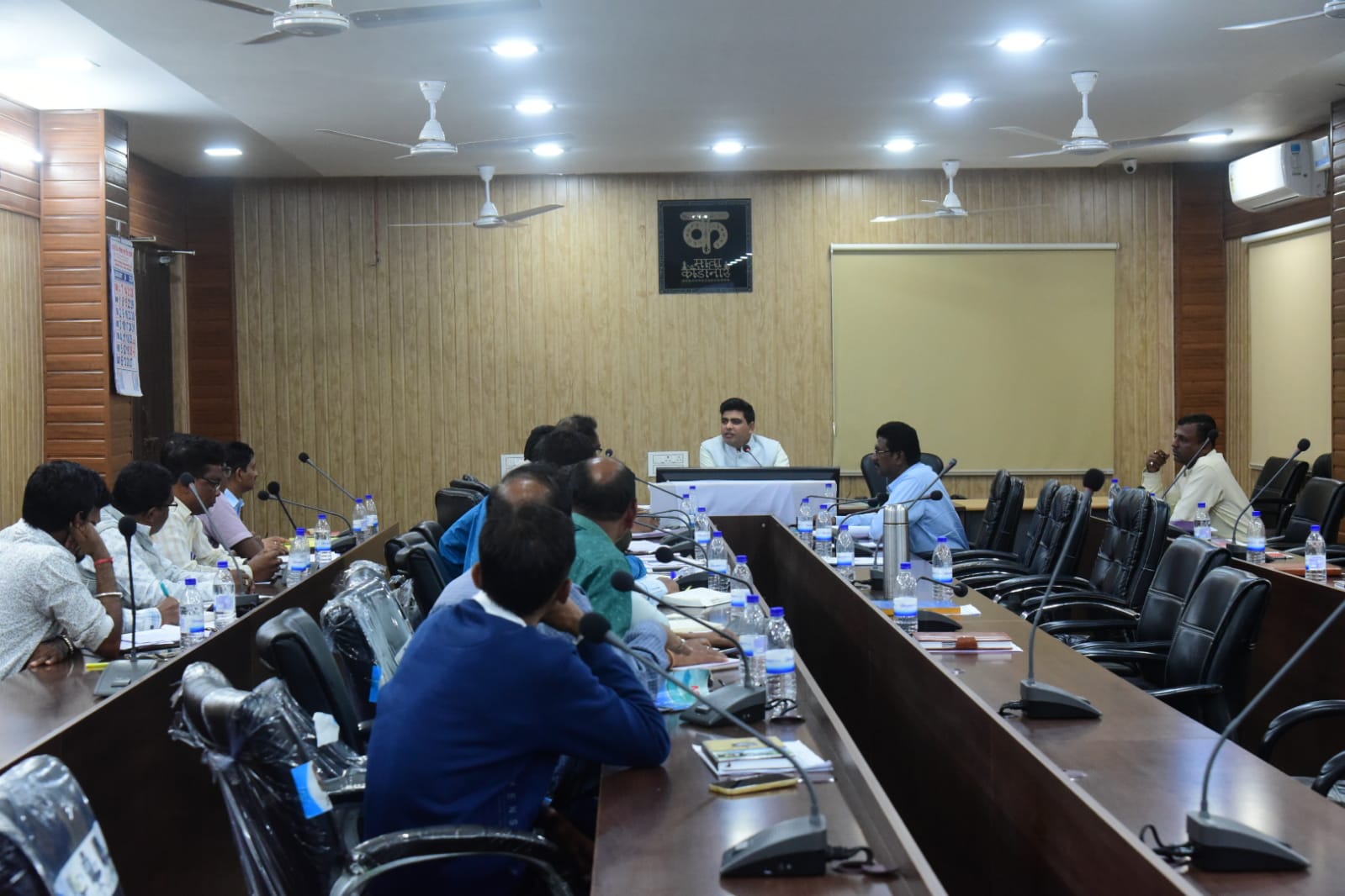 <em>कलेक्टर ने की स्वास्थ्य विभाग के कार्यों की समीक्षा</em>