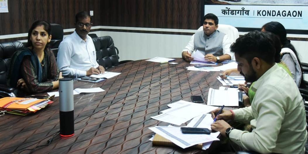 जिला स्तरीय बाल कल्याण एवं संरक्षण समिति की त्रैमासिक बैठक का हुआ आयोजन...
