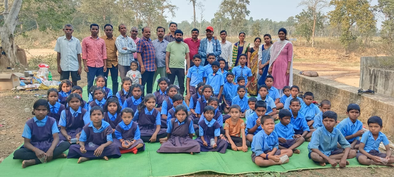 आठवीं ईस्वी की ऐतिहासिक बौद्ध चैत्य गृह को स्कूली बच्चों ने देखा व इतिहास को जाना...