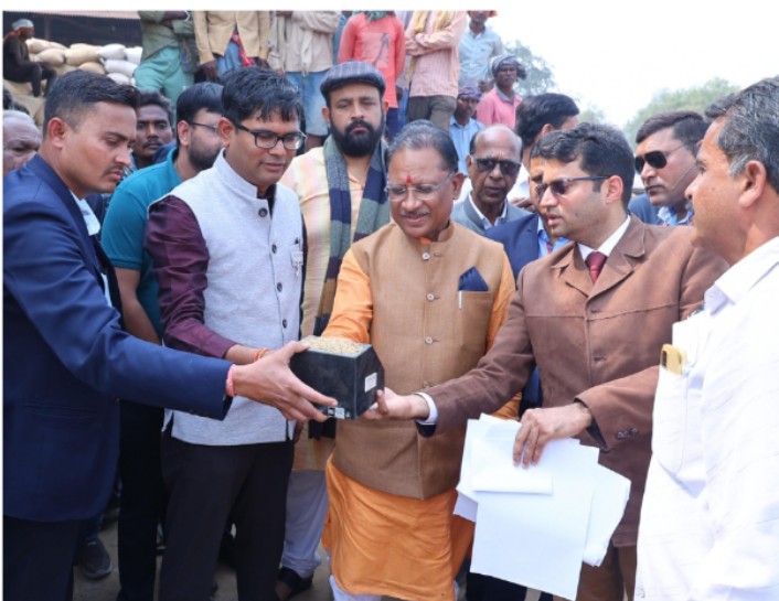 मुख्यमंत्री विष्णु देव साय का किसान हित में बड़ा फैसला, अब छुट्टी के दिनों में भी होगी खरीदी..