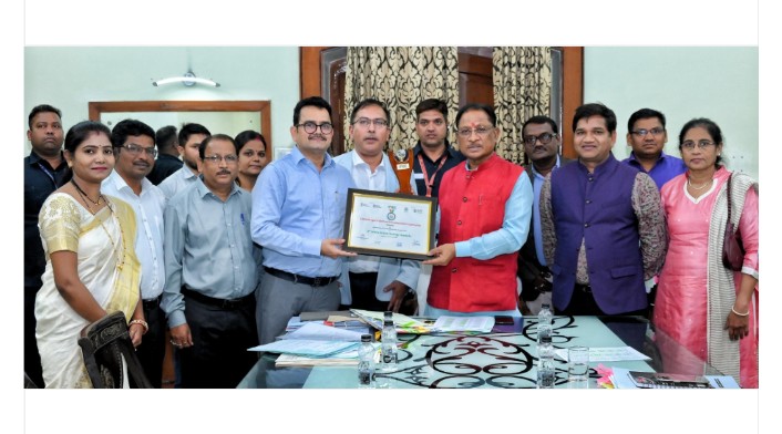 CG को आउटस्टैण्डिंग कम्यूनिटी बेस्ड ग्रीन एनर्जी प्रोजेक्ट में अवार्ड 2024 से नवाजा, मुख्यमंत्री ने दी प्रदेशवासियों को दी बधाई..