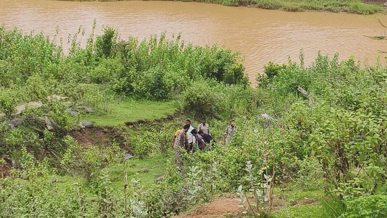 नारंगी पुल के नीचे मिला युवक का शव, पुलिस कर रही मामले की जांच..
