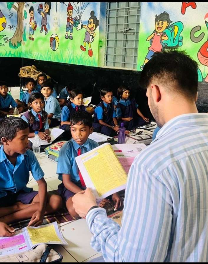 कलेक्टर दीपक सोनी ने फ्लैगशिप योजनाओं की जानकारी के लिए किया दौरा….