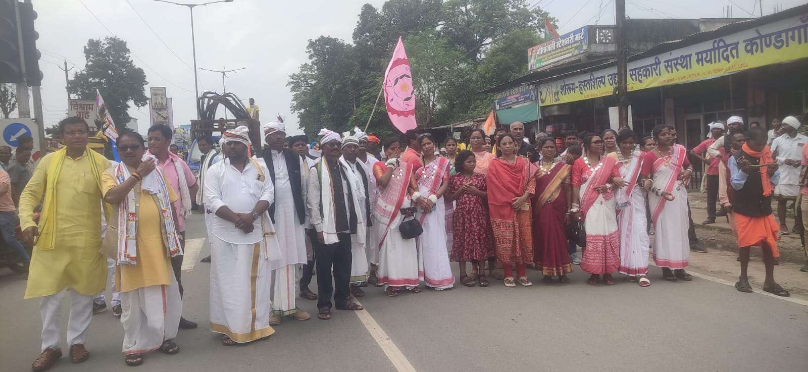 विश्व आदिवासी दिवस पर हुई विशाल आम सभा...