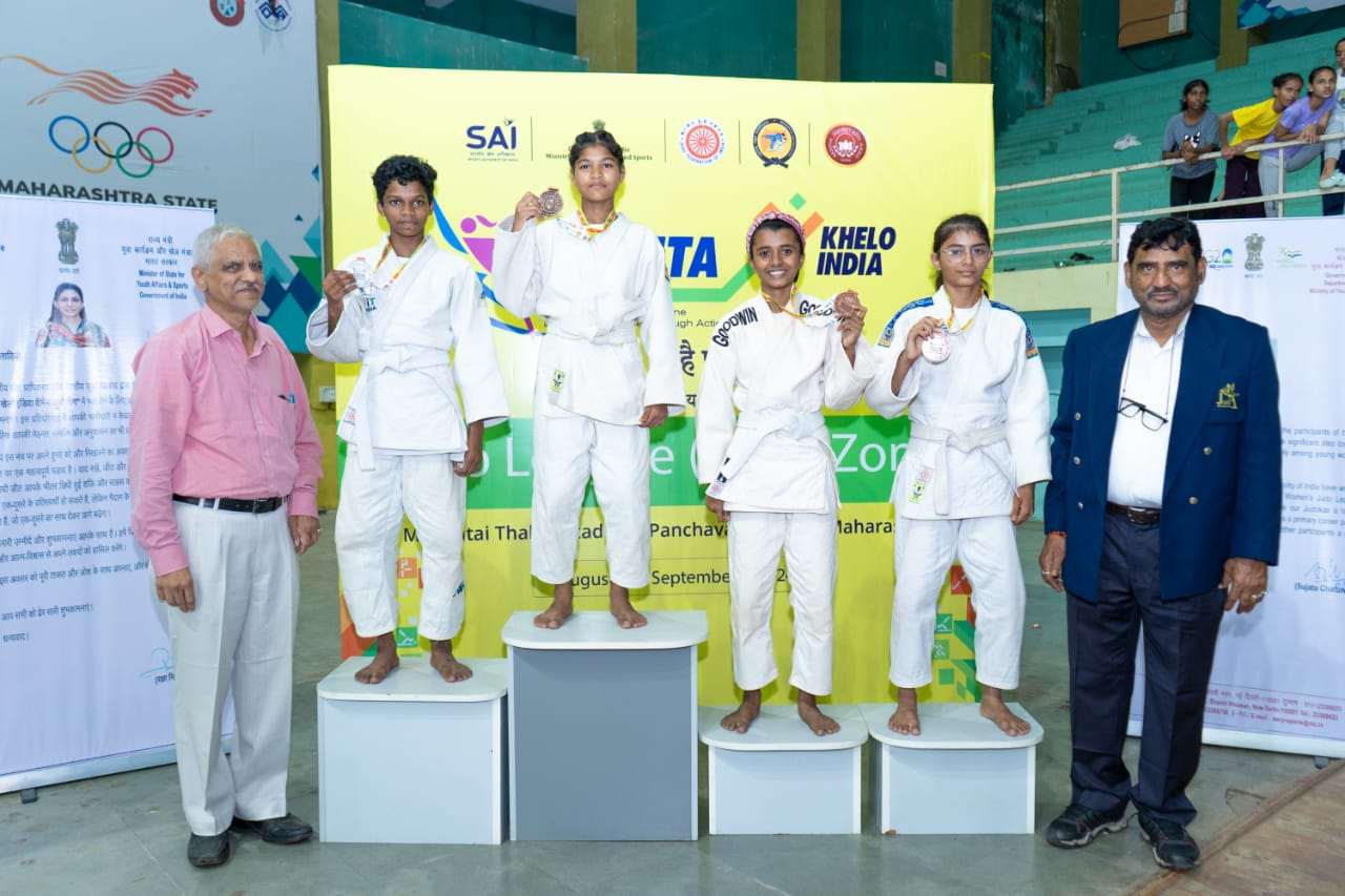 चतुर्थ खेलो इंडिया वूमेन लीग रैंकिंग वेस्ट जोन प्रतियोगिता में कोंडागांव जिले की बालिकाओं ने जीते कई पदक