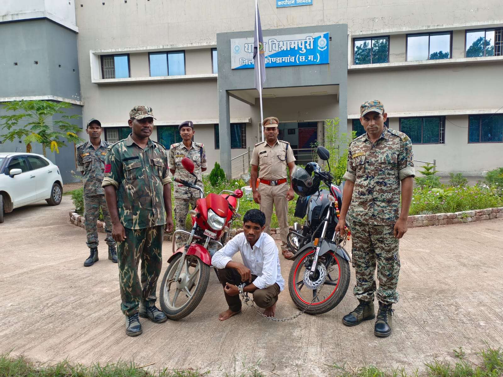 जिला सहकारी बैंक के सेक्यूरीटी गार्ड को पुलिस ने किया गिरफ्तार...