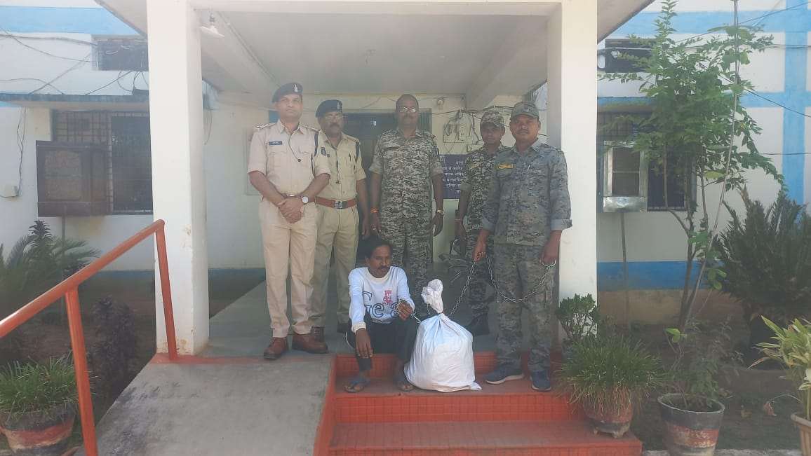 3 किलो से अधिक का गांजा सहित एक आरोपी को पुलिस ने किया गिरफ्तार.