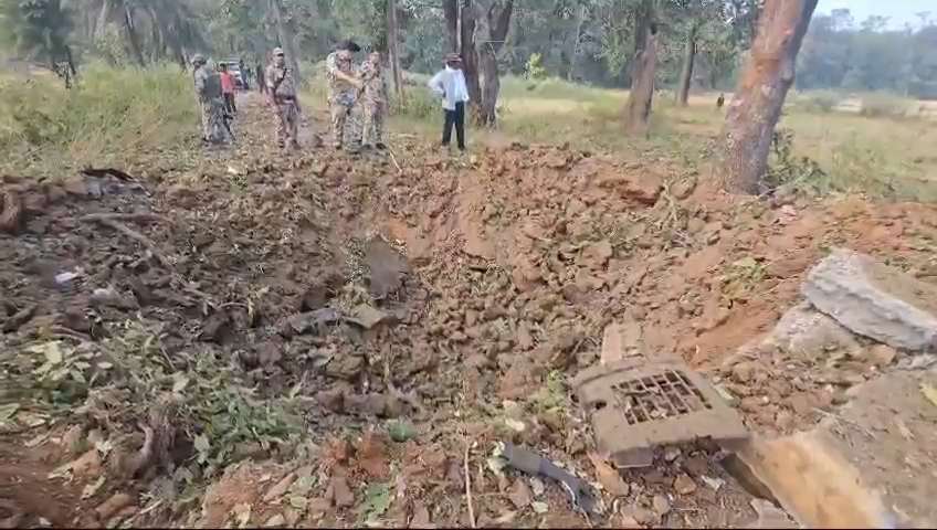 बीजापुर में बड़ा नक्सली हमला, IED ब्लास्ट में 9 जवान शहीद…
