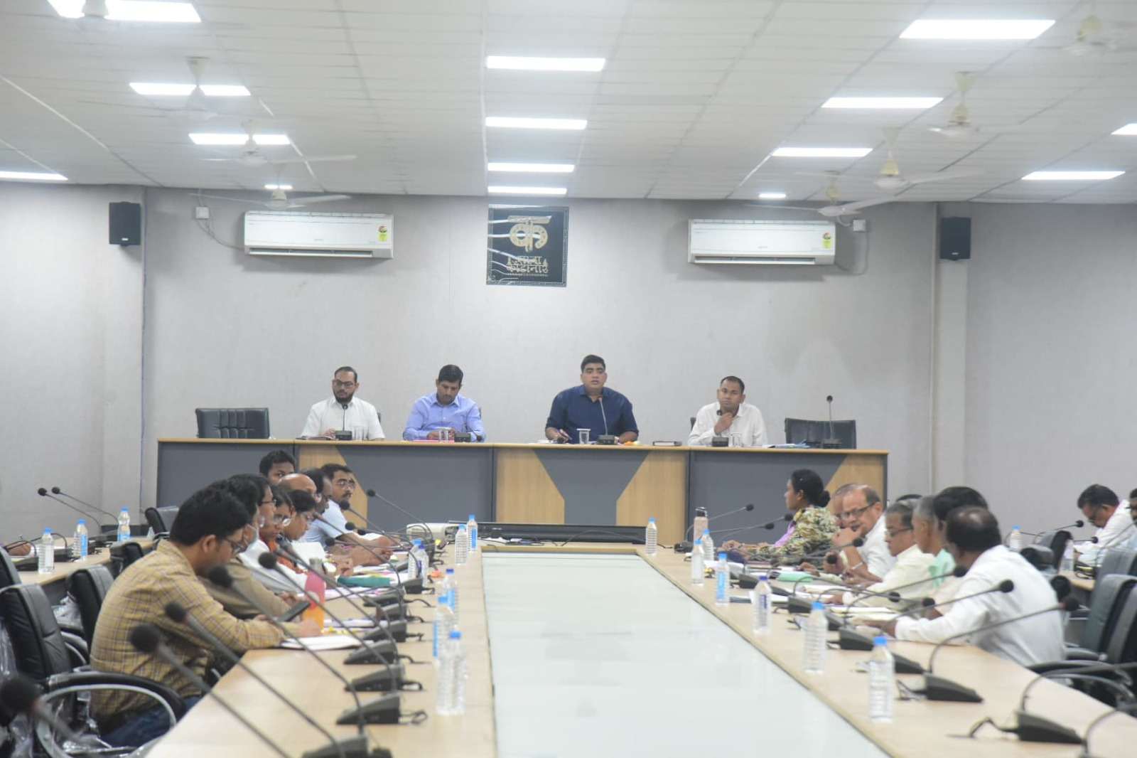 जनदर्शन के आवेदनों पर प्राथमिकता के साथ निराकरण के निर्देश...