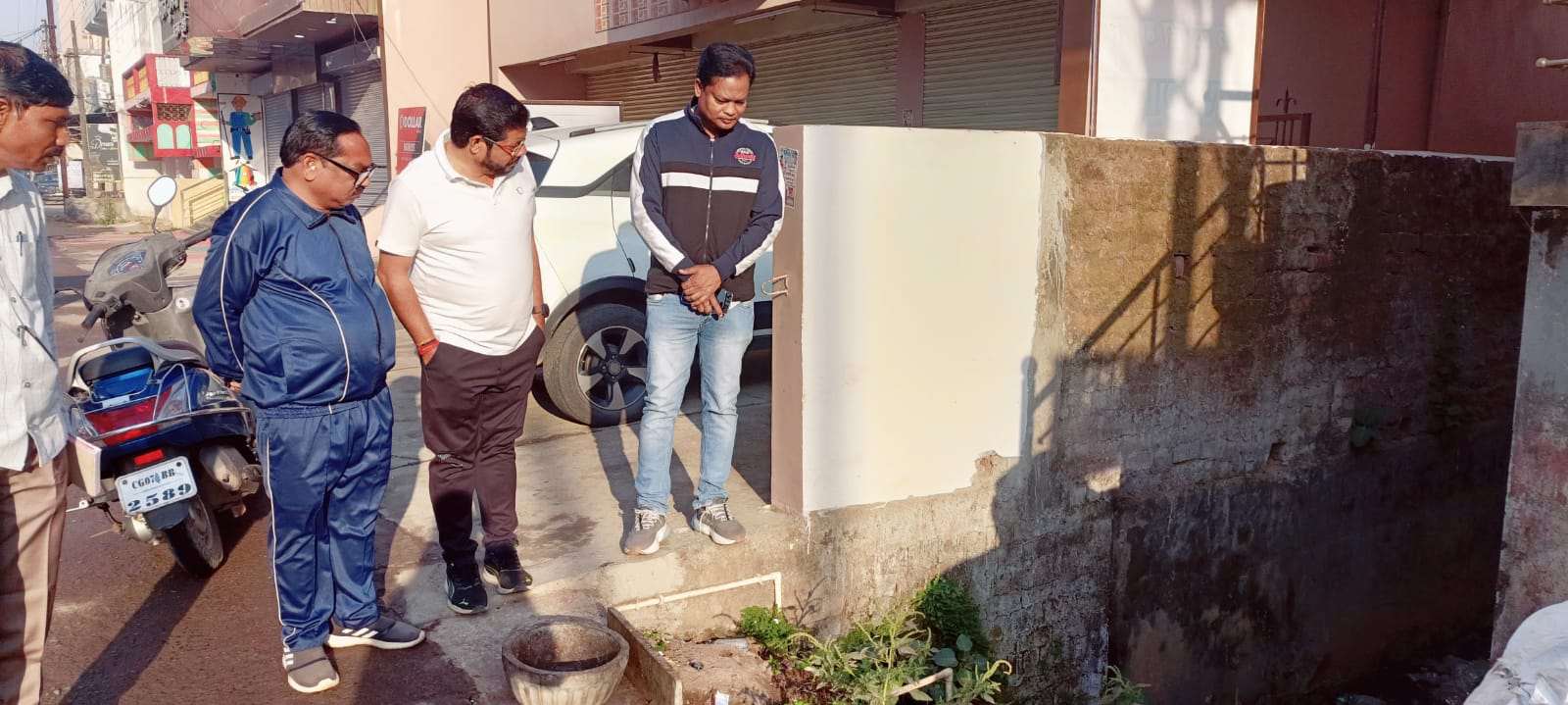 स्वच्छता सर्वेक्षण 2025 की तैयारी के लिए एसडीएम द्वारा सफाई अभियान का किया जा रहा निरीक्षण...