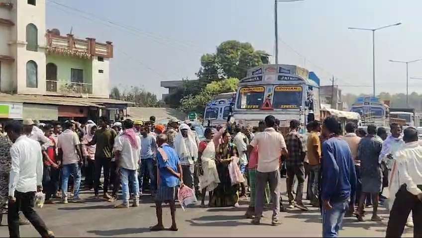 धान का पैसा नहीं मिलने से किसानों किया एनएच 30 को चक्का जाम...