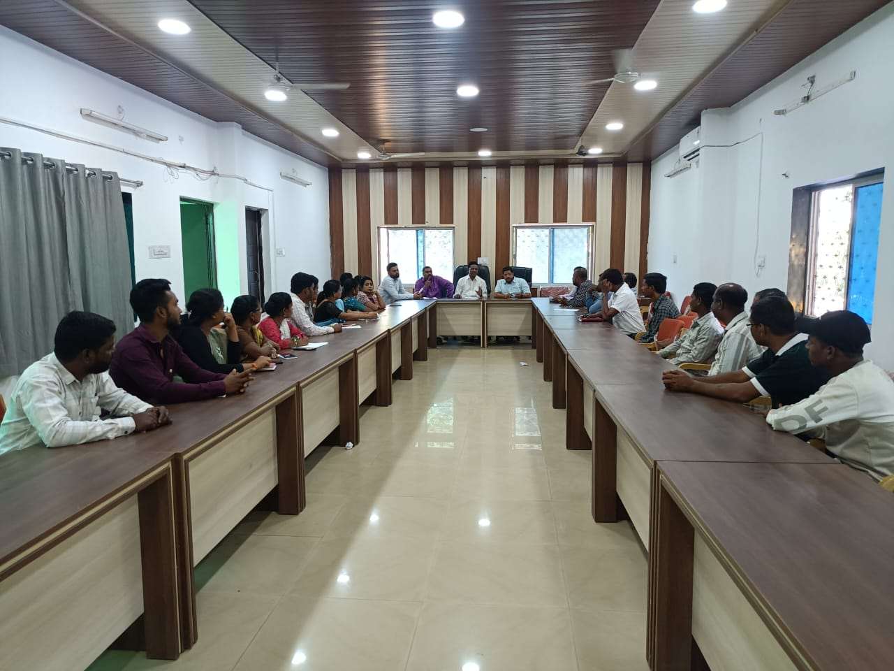 गर्मियों में सुचारू जल प्रदाय सुनिश्चित करने पंप चालकों की ली बैठक...
