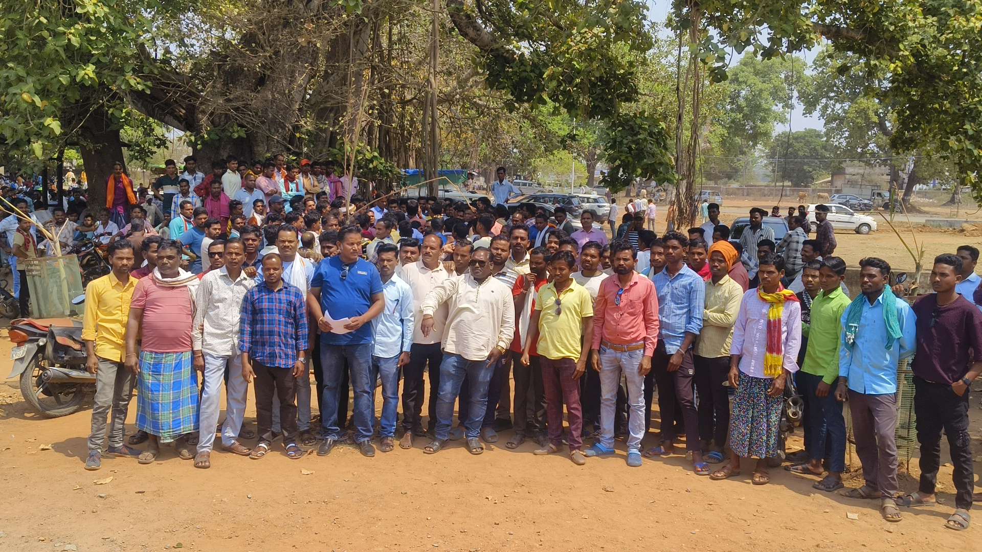 लो वोल्टेज की समस्या से किसान परेशान, कलेक्टर को सौंपा ज्ञापन...