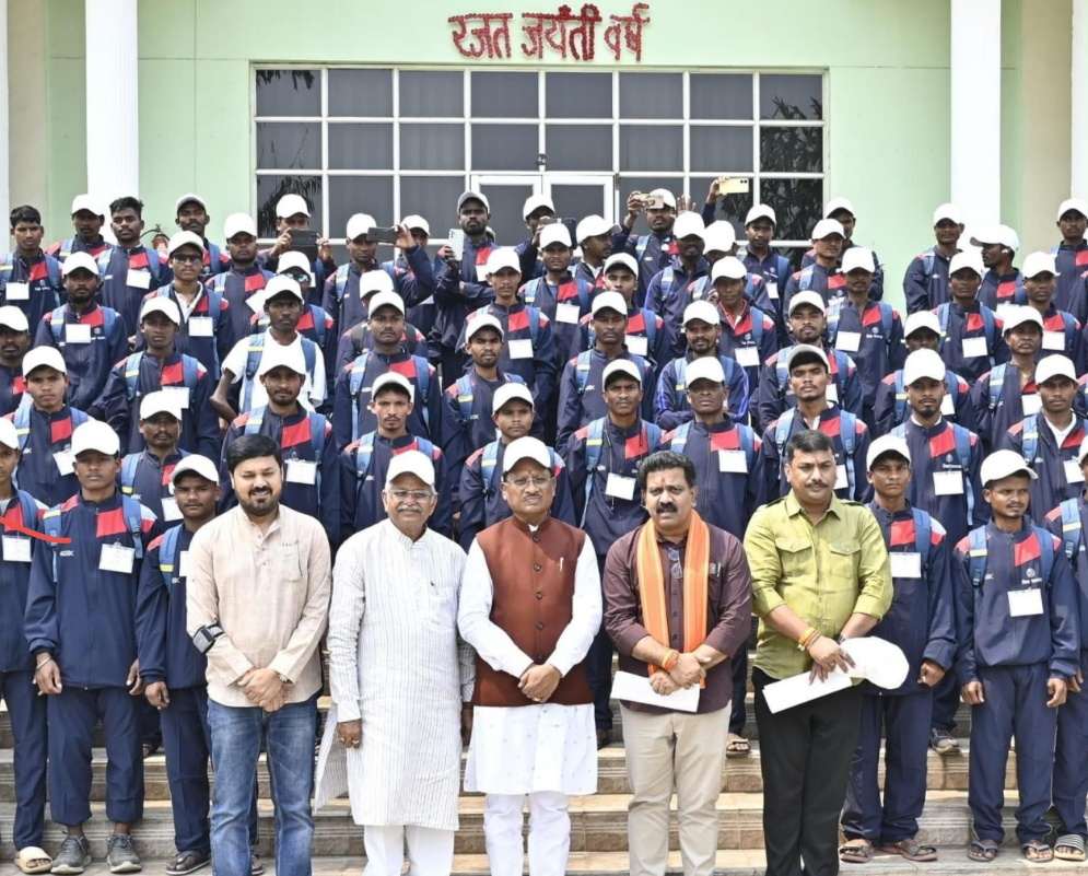 मुख्यमंत्री विष्णु देव साय ने कहा-आपका संकल्प हमारा संकल्प, हम मिलकर छत्तीसगढ़ को नक्सल मुक्त बनाएंगे..