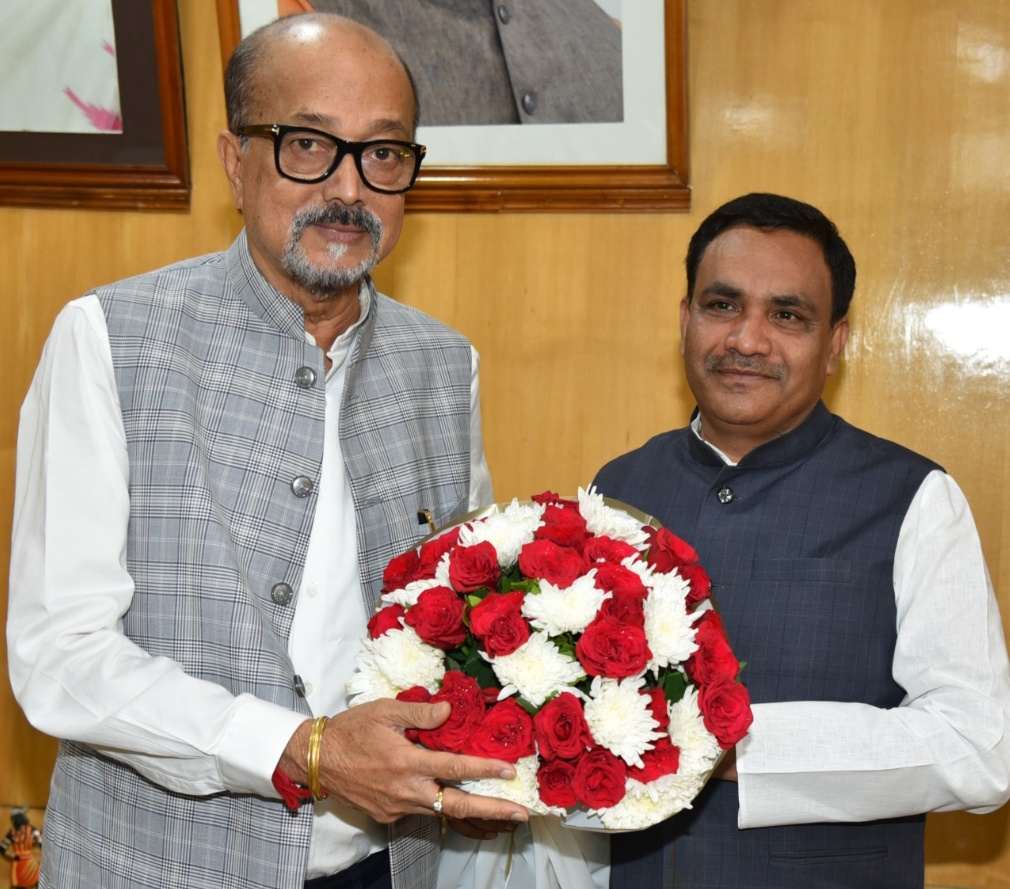 राज्यपाल डेका से छत्तीसगढ़ वक्फ बोर्ड अध्यक्ष ने भेंट की...