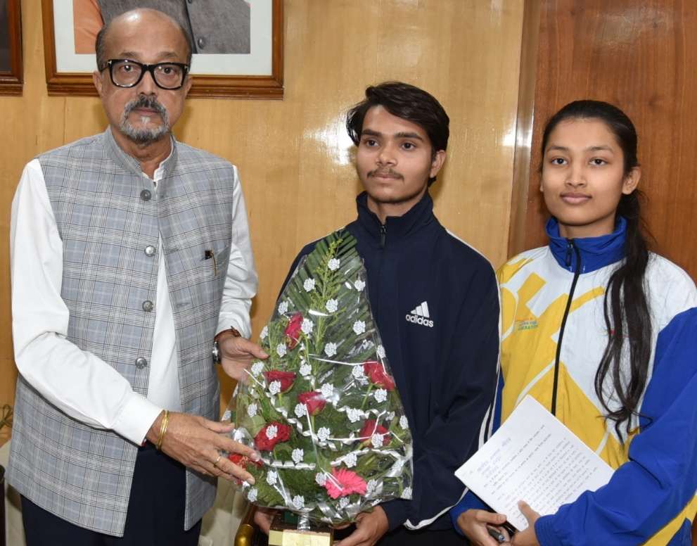 राज्यपाल ने विश्व योग प्रतियोगिता के लिए चयनित प्रतिभागियों को 50 हजार रु. की दी सहायता राशि..