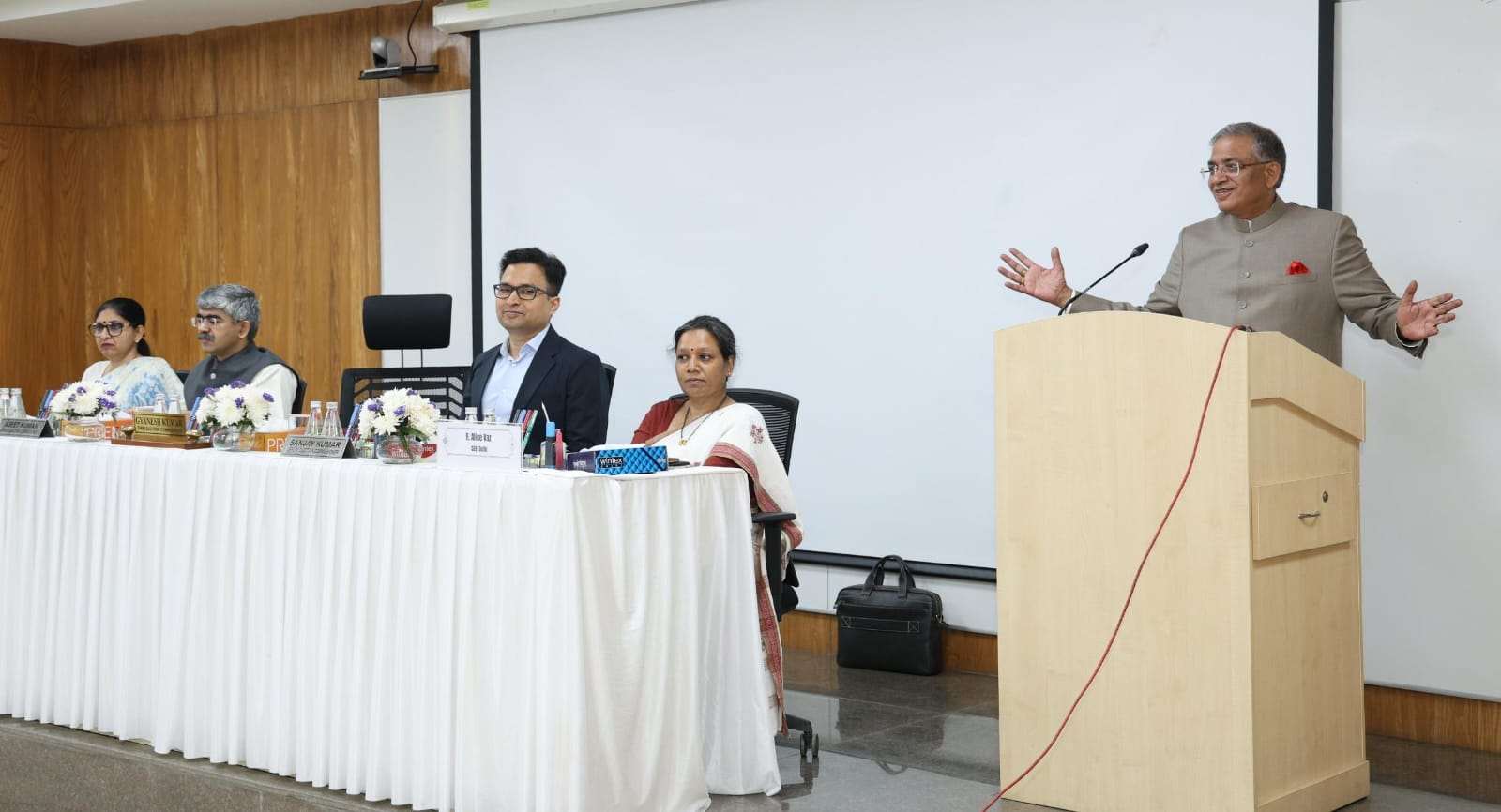 लोकतंत्र को सशक्त करने चुनाव आयोग का प्रशिक्षण कार्यक्रम जोरों पर...