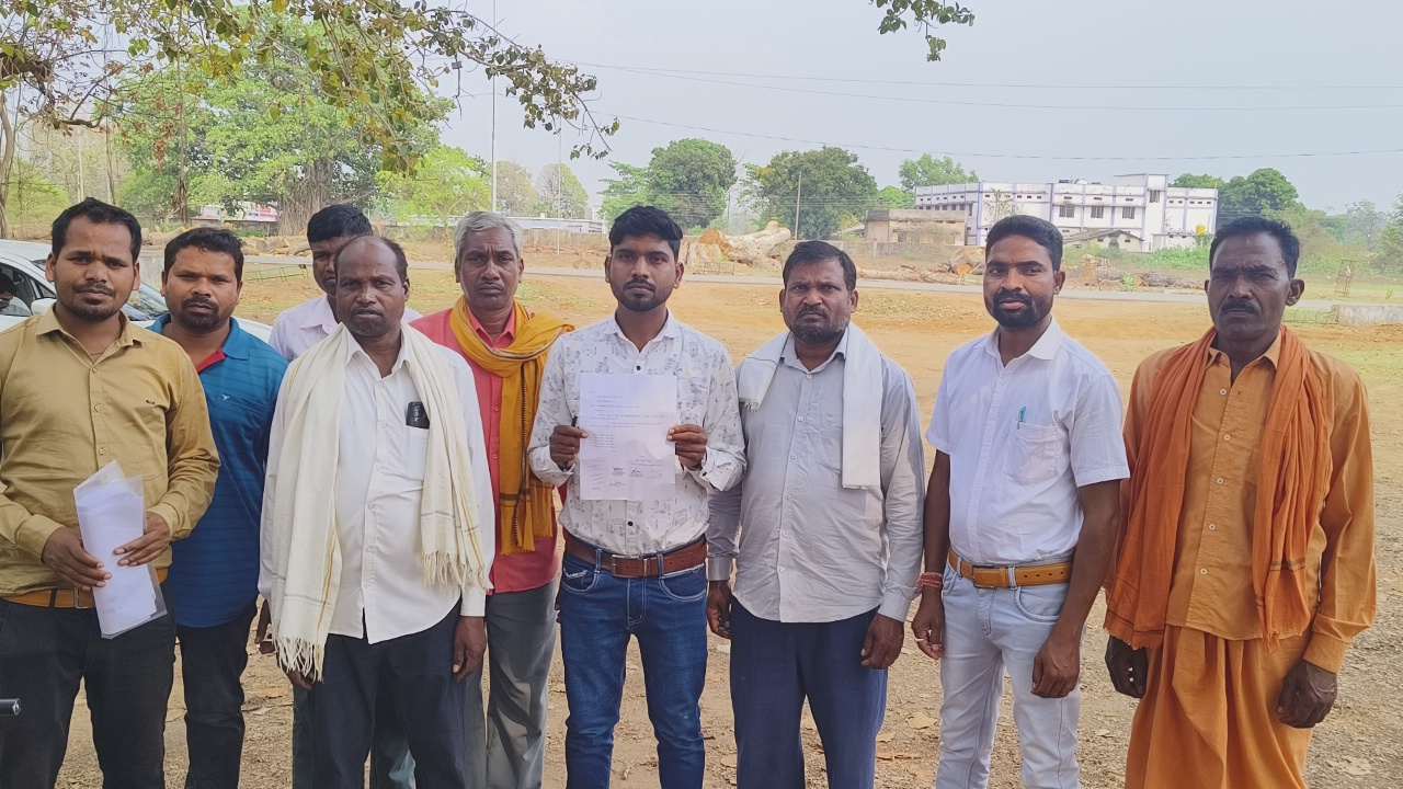शिक्षक की कमी से जूझ रहा हीरापुर स्कूल...
