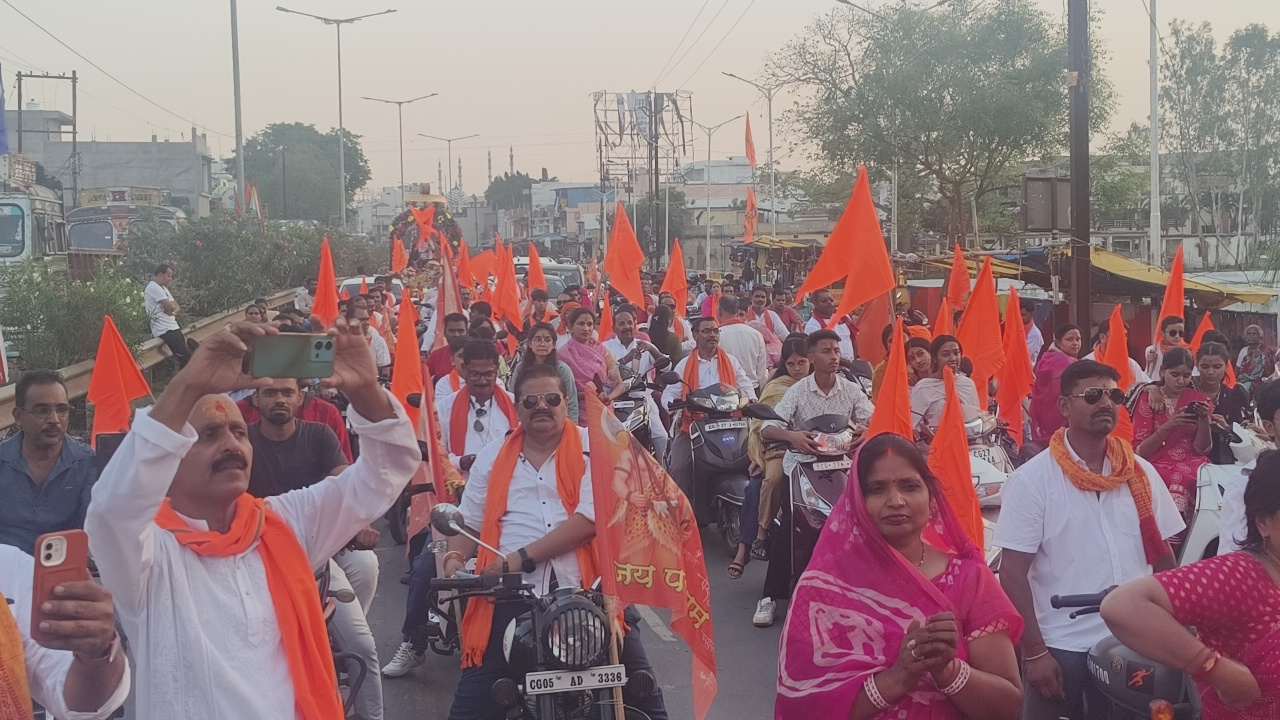 भगवान परशुराम जयंती पर निकाली गई भव्य शोभायात्रा, नगर में गूंजे जयघोष...