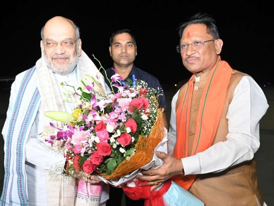 केंद्रीय गृह मंत्री अमित शाह का मुख्यमंत्री विष्णुदेव साय ने स्वामी विवेकानंद विमानतल पर किया आत्मीय स्वागत...
