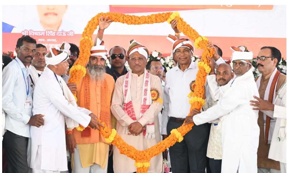 मुख्यमंत्री विष्णु देव साय ने कंवर पैकरा समाज के कार्यक्रम में की बड़ी घोषणाएं...