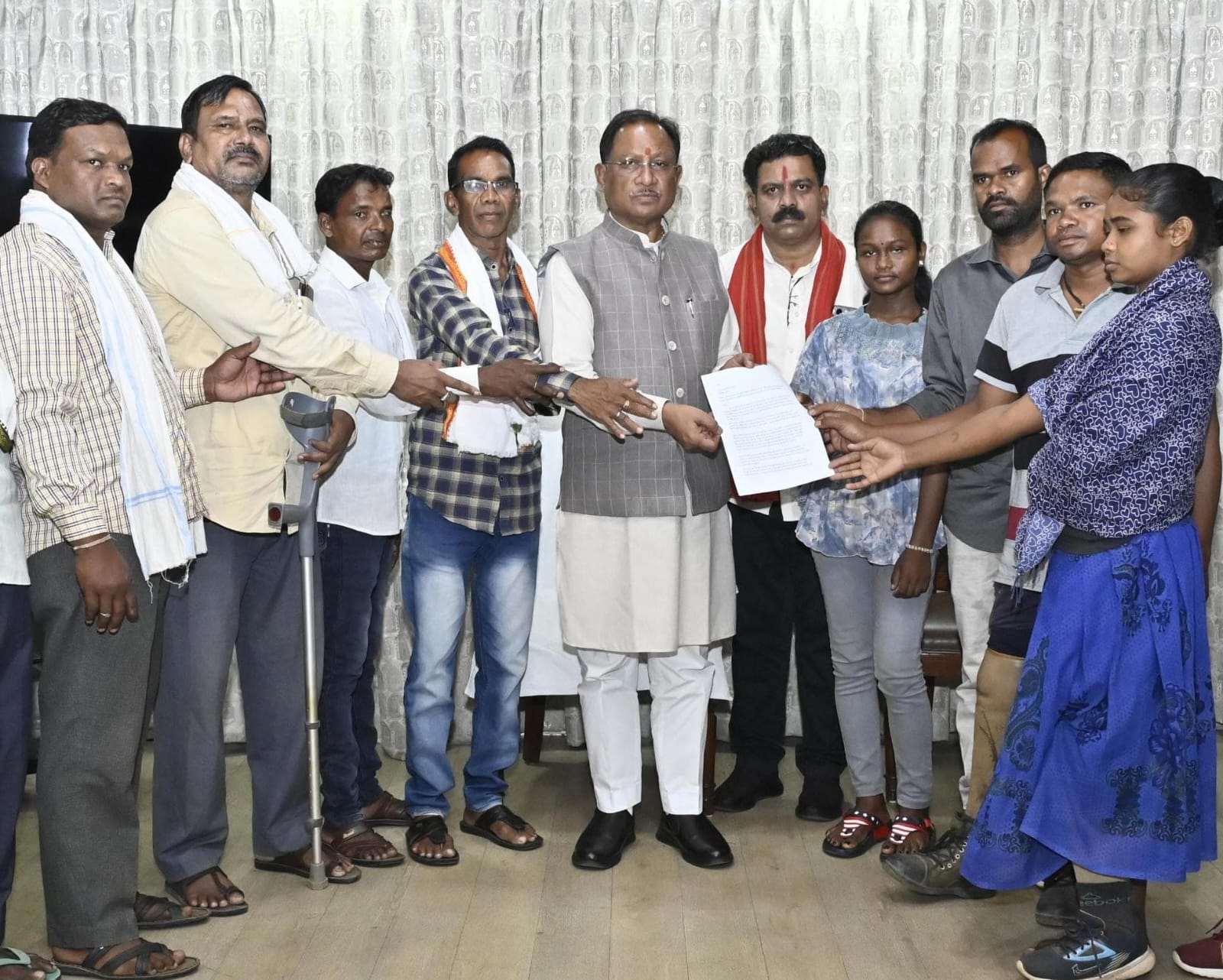 मुख्यमंत्री विष्णु देव साय से नक्सल हिंसा पीड़ितों के प्रतिनिधिमंडल ने की मुलाकात...