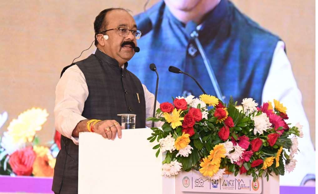 उप मुख्यमंत्री अरुण साव ने "नगर सुराज संगम" में नगर निकायों के अध्यक्षों को शहरी विकास का रोडमैप प्रस्तुत किया....