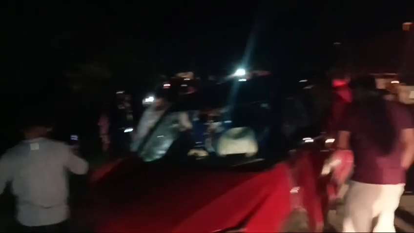 कोण्डागांव NH-30 पर बड़ा हादसा: कार और पिकअप की टक्कर, बच्ची सहित चार घायल