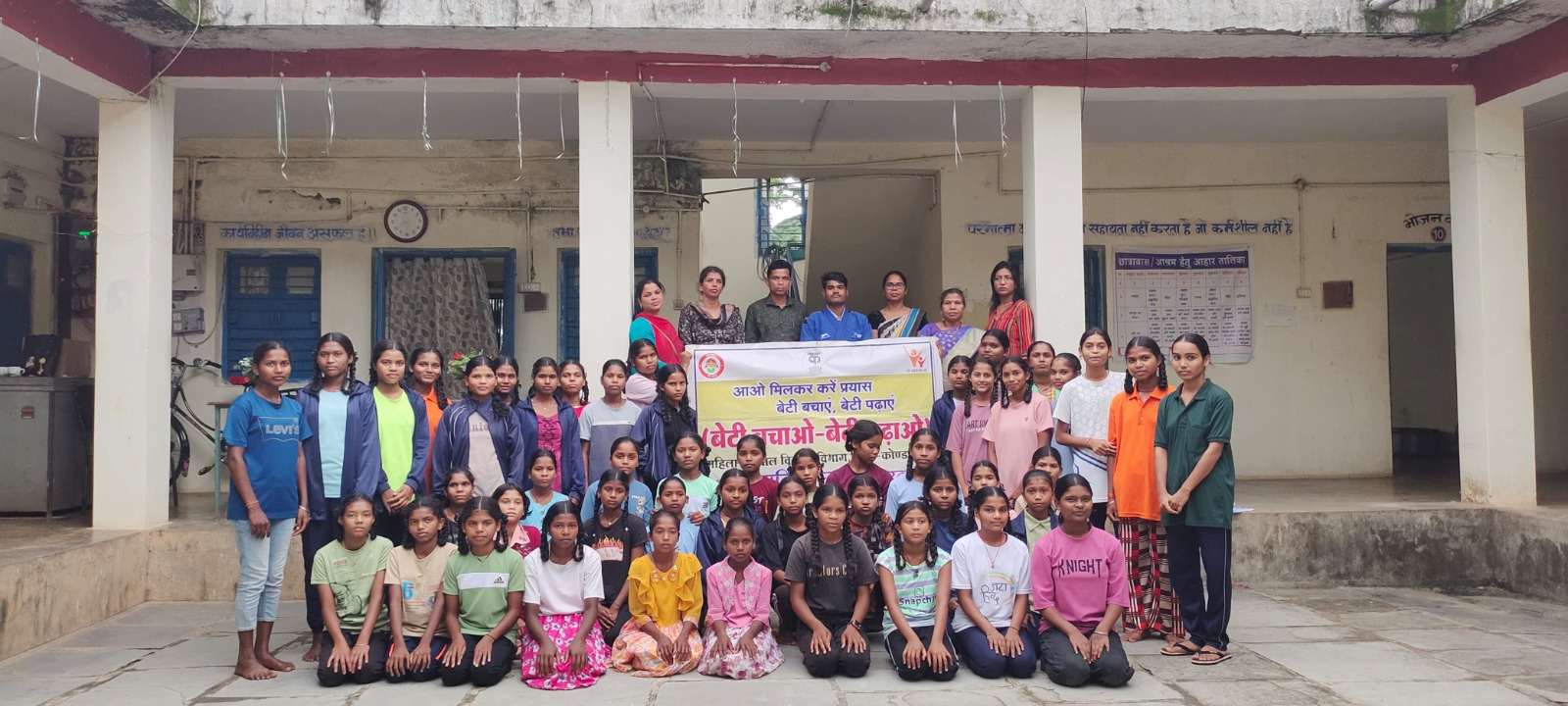 किशोरी बालिकाओं को आत्मरक्षा का प्रशिक्षण,करियर और जीवनशैली विषयों पर दी गई महत्वपूर्ण जानकारी...