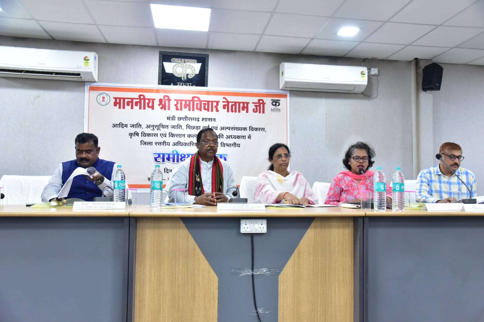 आश्रम-छात्रावासों की व्यवस्था को दुरुस्त कर बच्चों को दें बेहतर माहौल – मंत्री रामविचार नेताम