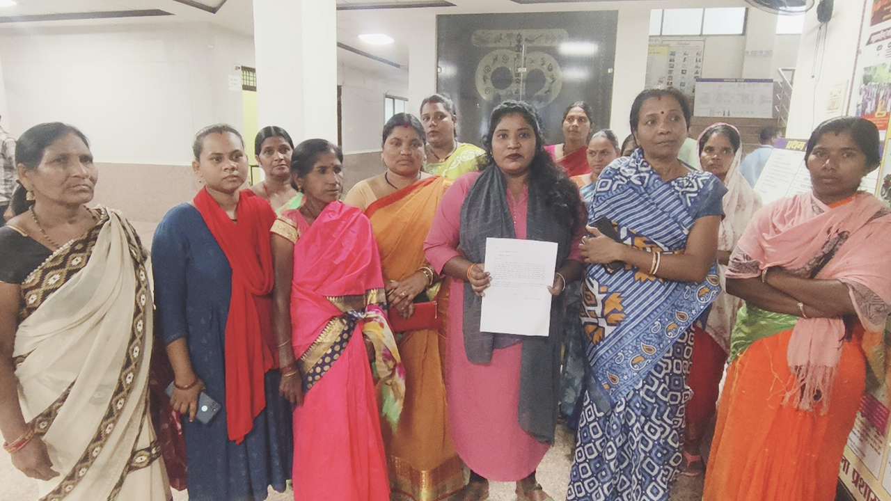 कांग्रेस राज में शुरू हुआ गोठान, BJP राज में बंद- मेहनताना न मिलने से महिलाएं दर-दर भटक रही...
