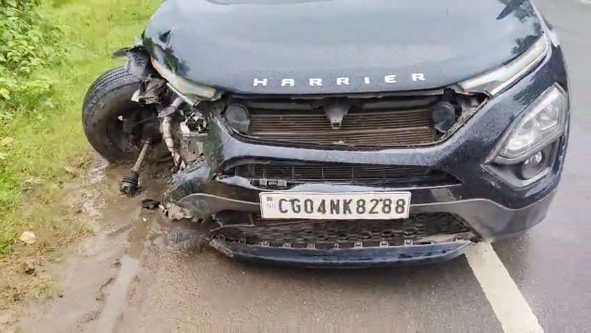कार और बाइक की आमने-सामने टक्कर में एक की मौत, दो गंभीर