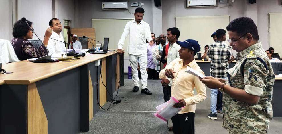 आदिवासी आवाज़ की अनसुनी गूंज -1 साल 6 महीने 14 दिन..और अभी भी एफआईआर नहीं!