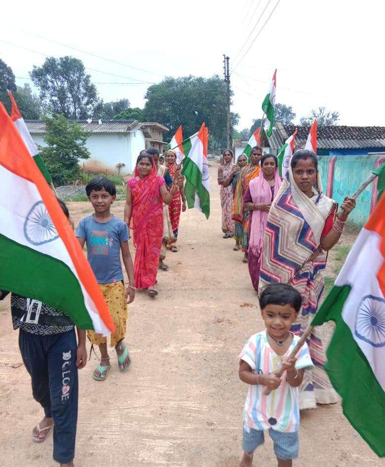 ग्राम चिचाड़ी में “हर घर तिरंगा” के तहत स्वच्छता, हरियाली और जागरूकता का संदेश