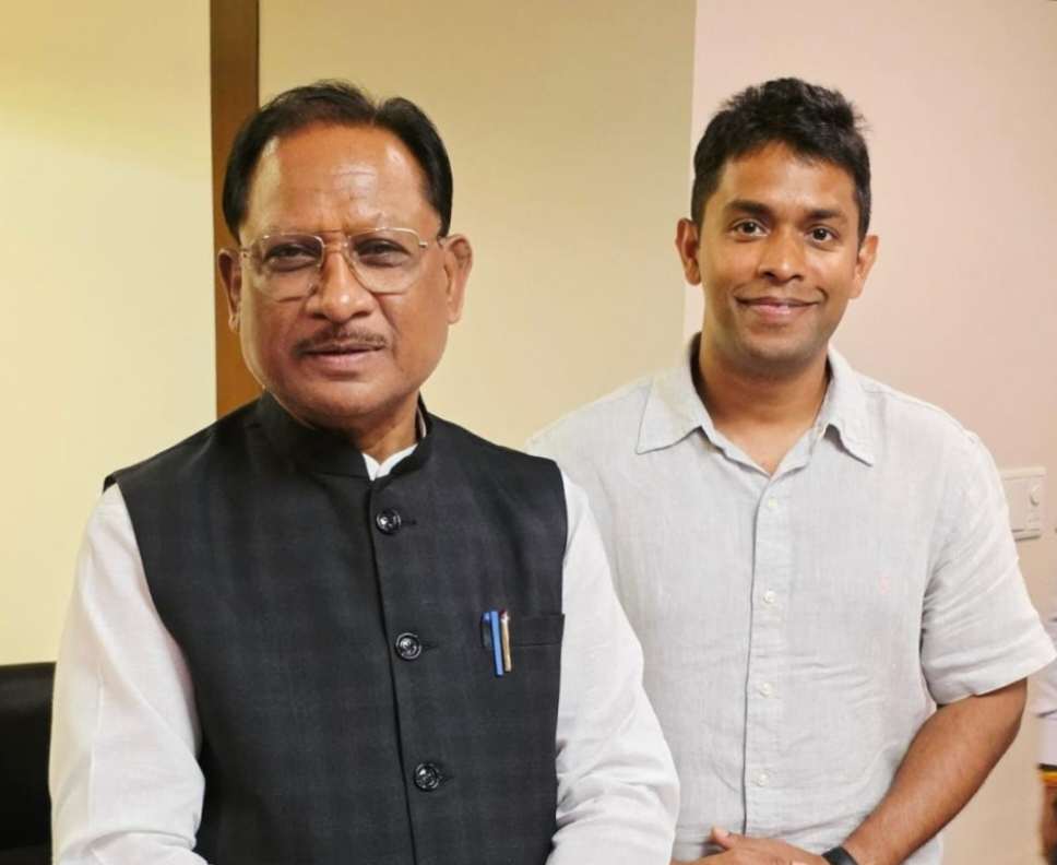 टोक्यो में बस्तर के होनहार अविनाश तिवारी से मिले मुख्यमंत्री विष्णुदेव साय, छत्तीसगढ़ में उद्योग स्थापना पर हुई सकारात्मक चर्चा...